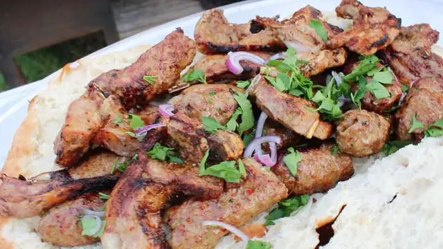 Вкусный шашлык на мангале