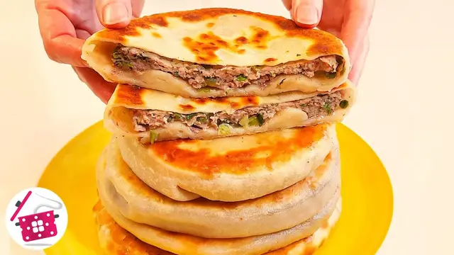 Быстрые лепешки с фаршем на сковородке