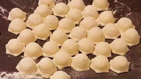 Домашние пельмени и вареники с сыром и картошкой
