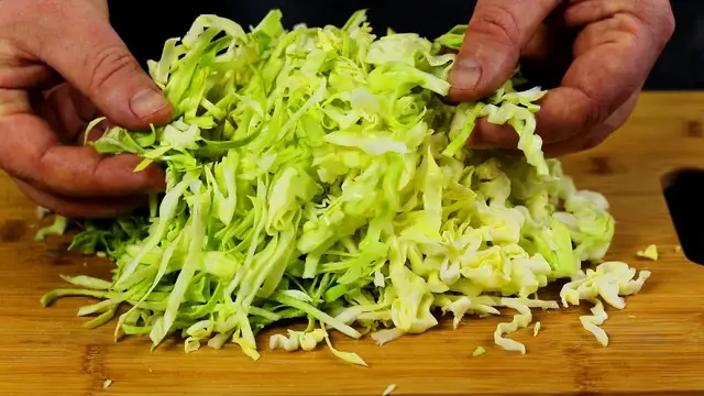 Простой салат из капусты