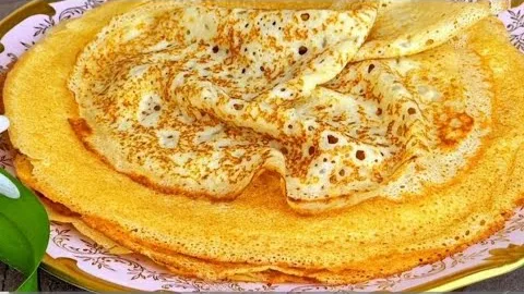 Тонкие блинчики со сливочным маслом