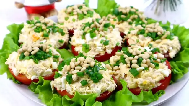 Оригинальная закуска из куриного филе на новогодний стол