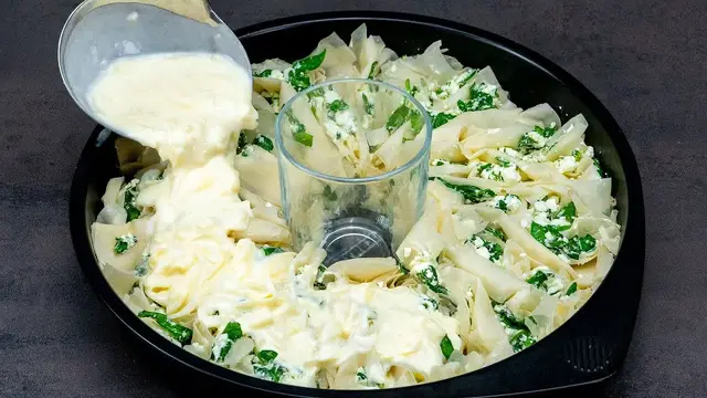 Оригинальный пирог со шпинатом и сыром