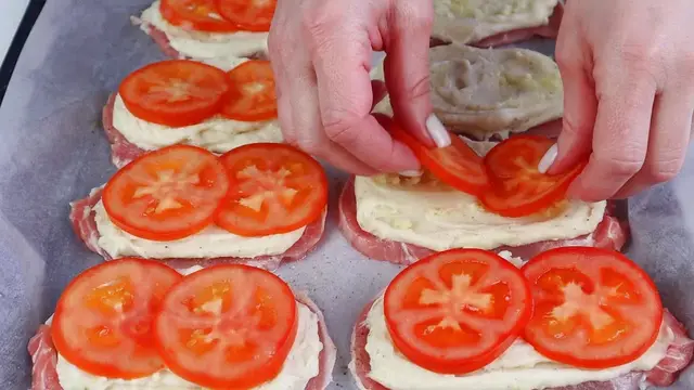 Нежное мясо по-французски без майонеза