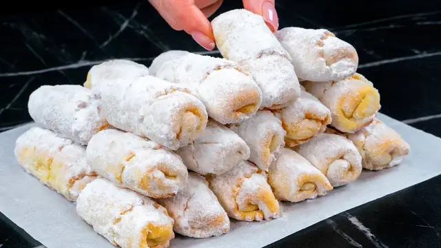Ароматные фруктовые булочки с орехами
