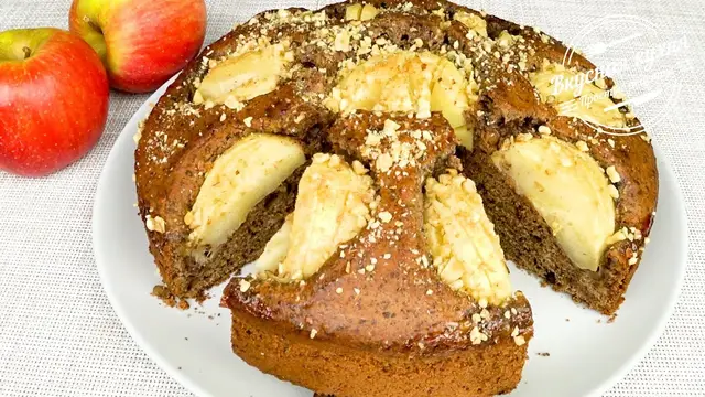 Шоколадно-ореховый пирог с яблоками и корицей