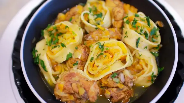 Овощной штрудель с курицей 