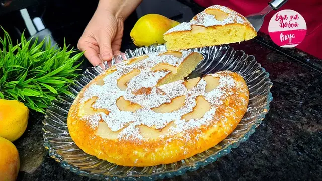 Шарлотка с грушами на сковороде за 5 минут