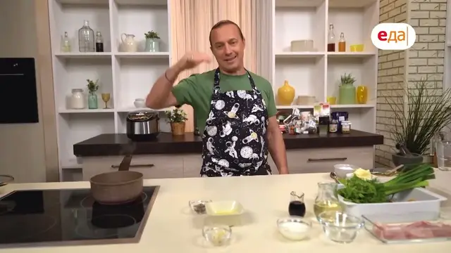 Чечевичный суп и салат с пастой