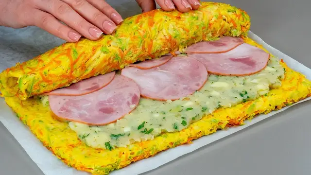 Потрясающий рулет из кабачков, моркови и ветчины