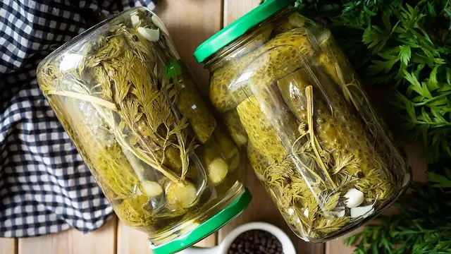 Маринованные огурцы