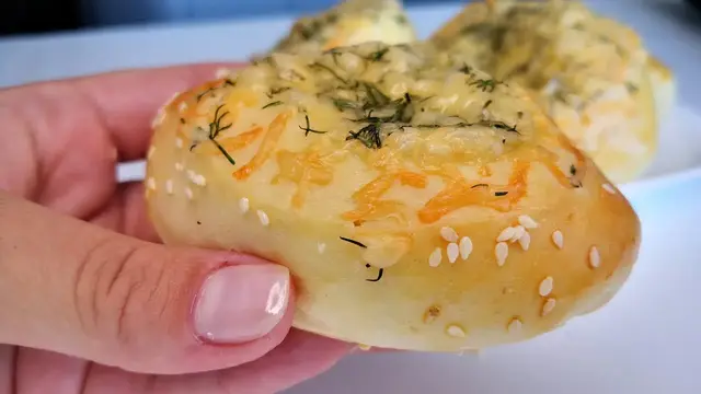 Рецепт лодочек с сыром, чесноком и зеленью