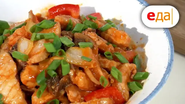 Свиные шницели и свинина с овощами и шампиньонами