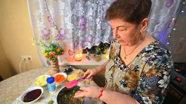 Праздничный салат с индейкой и шампиньонами