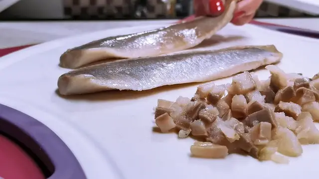 Салат с селедкой 