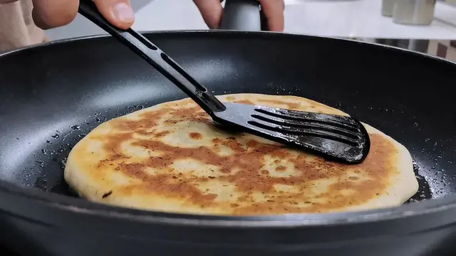 Лепешки с сыром на сковороде