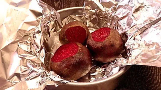 Три неожиданно вкусных салата из обычной свёклы