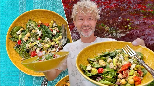 Очень вкусный летний салат с тунцом, нутом и авокадо