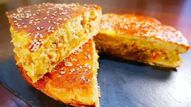 Рыбный пирог из консервов