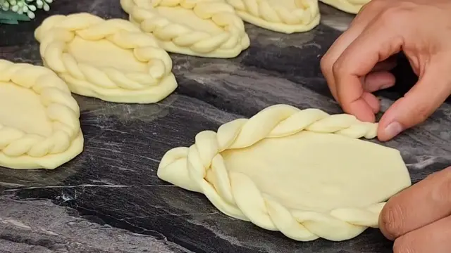 Вкусные булочки с джемом