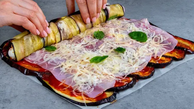 Праздничный рулет из баклажанов