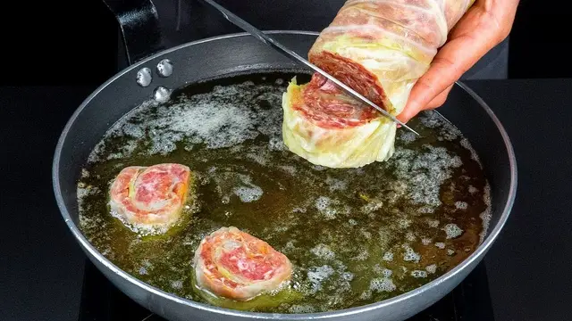 Хрустящие капустные рулетики на сковороде