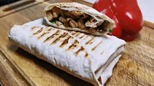 Лаваш с грибами и курицей
