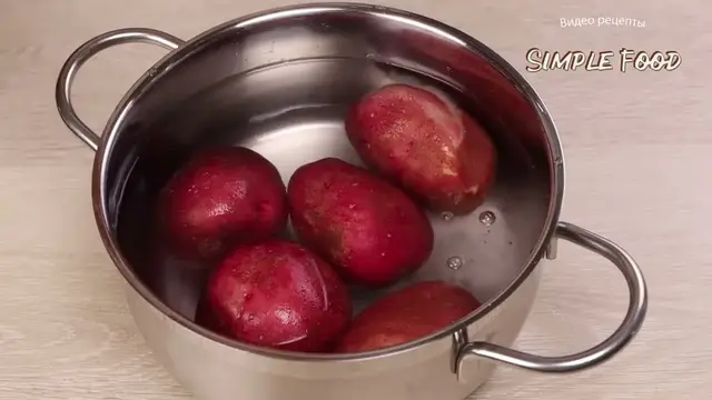Немецкий салат с картофелем и капустой
