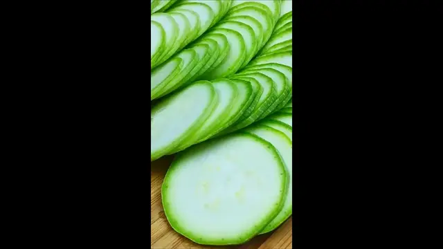 Простой салат из кабачков