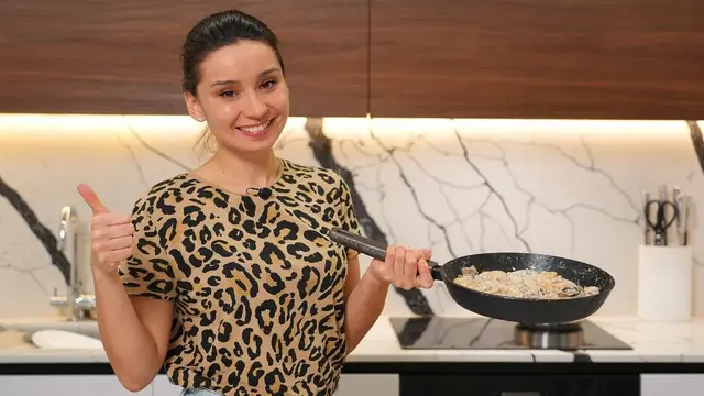 Нежная куриная грудка с грибами в сливочном соусе