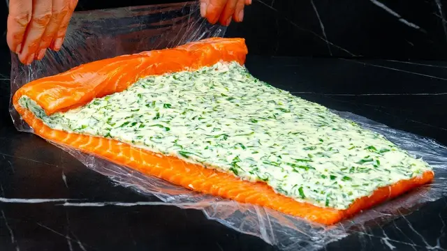 Лосось с ароматной сливочной начинкой и овощами