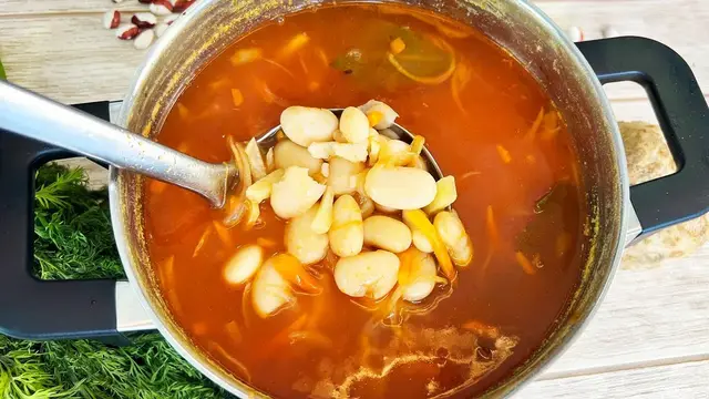 Постный суп с фасолью 