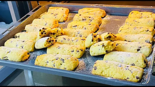 Печенье с шоколадной крошкой: трубочки или брусочки