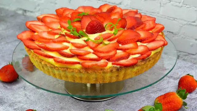 Клубничный пирог к чаю