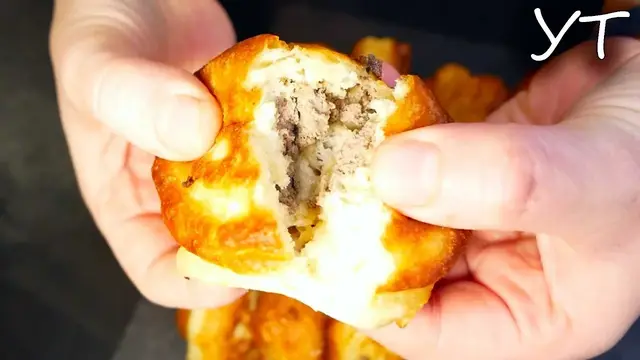 Сочные оладьи с начинкой