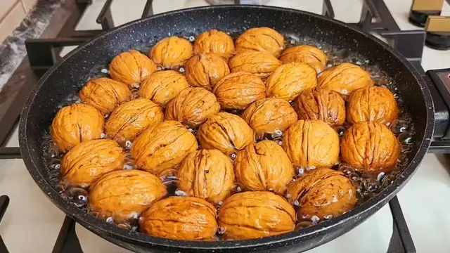 Пахлава с орехами