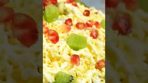 Обалденно вкусный салат с огурцом, картошкой и яйцом