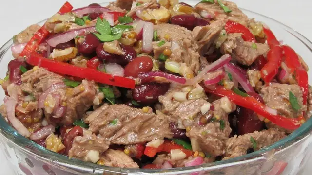 Мясной салат с говядиной