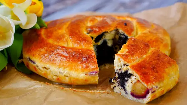 Пирог с маком и сливой к чаю