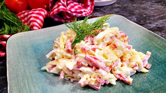 Новый салат Неженка с ветчиной и сыром 