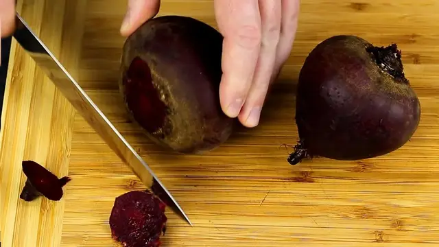 Бюджетный салат из свеклы