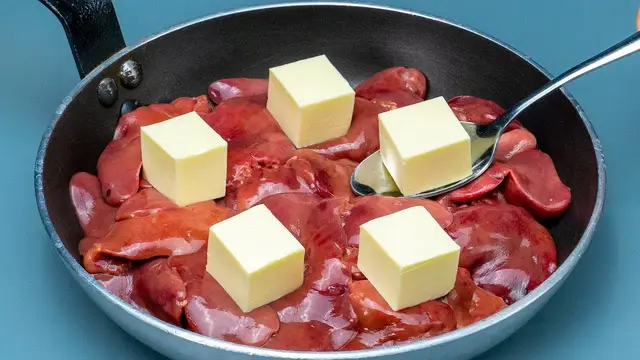 Вкусная куриная печень на сковороде