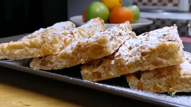 Яблочный пирог без яиц, молока и дрожжей 
