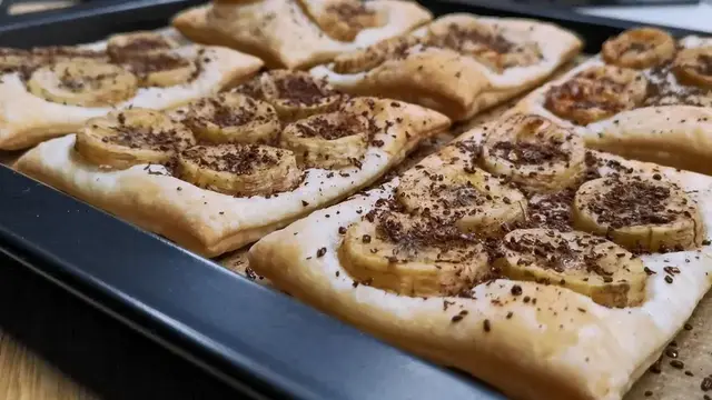 Слойки с бананом