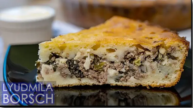 Быстрый пирог с мясом в духовке