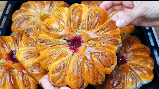 Булочки с маком