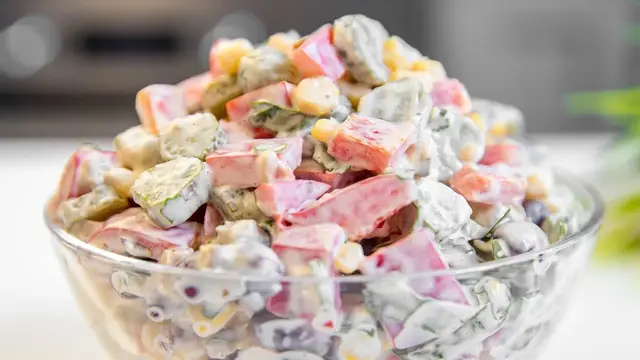 Невероятно вкусный салат с фасолью и орехами