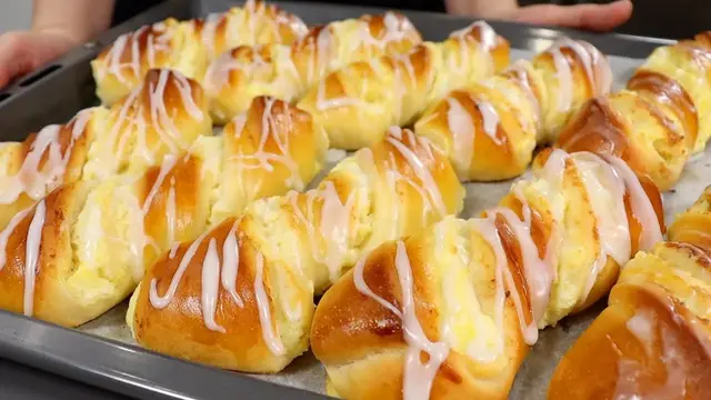 Пуховые булочки с творогом