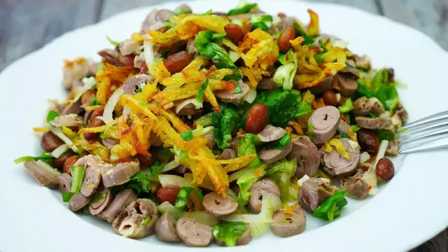 Закусочный салат на праздничный стол