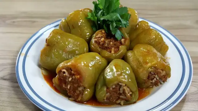 Фаршированный болгарский перец с мясом и рисом